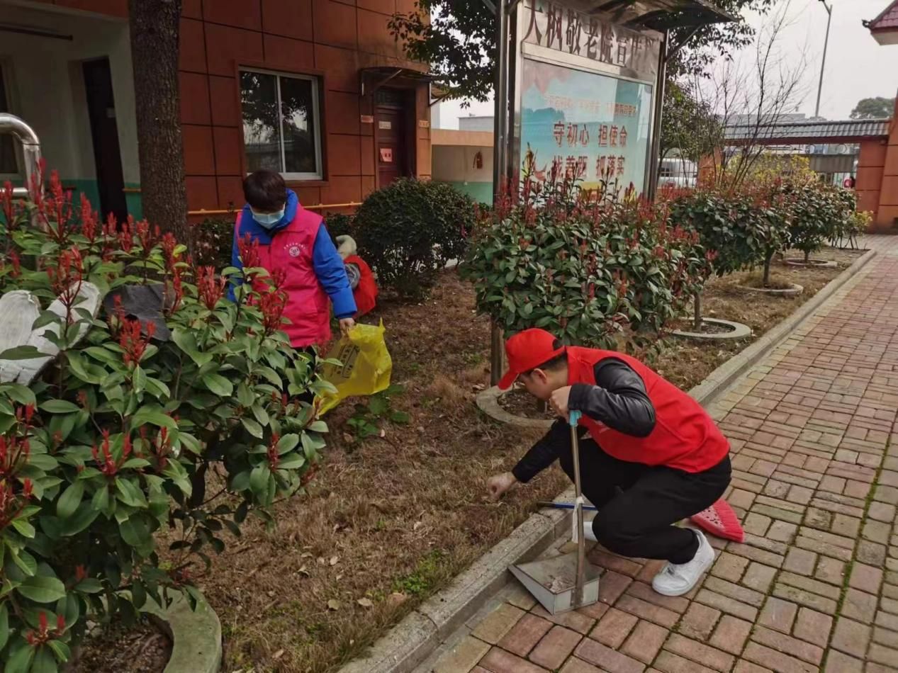 白澤湖鄉：志愿服務敬老行 衛生打掃暖人心